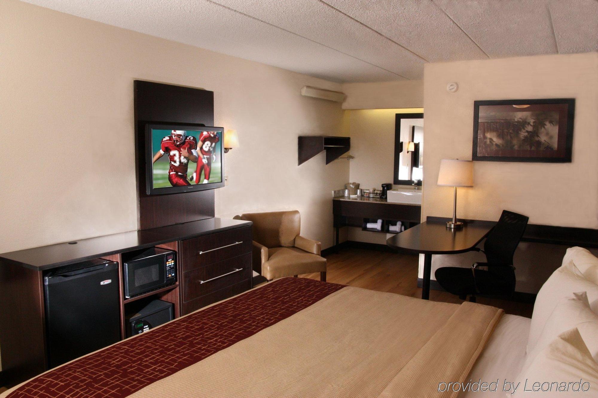 เรด รูฟ พลัส+ ยูนิเวอร์ซิตี้ แอท บัฟฟาโล - แอเมิสต์ Hotel แอมเฮิร์ส ภายนอก รูปภาพ